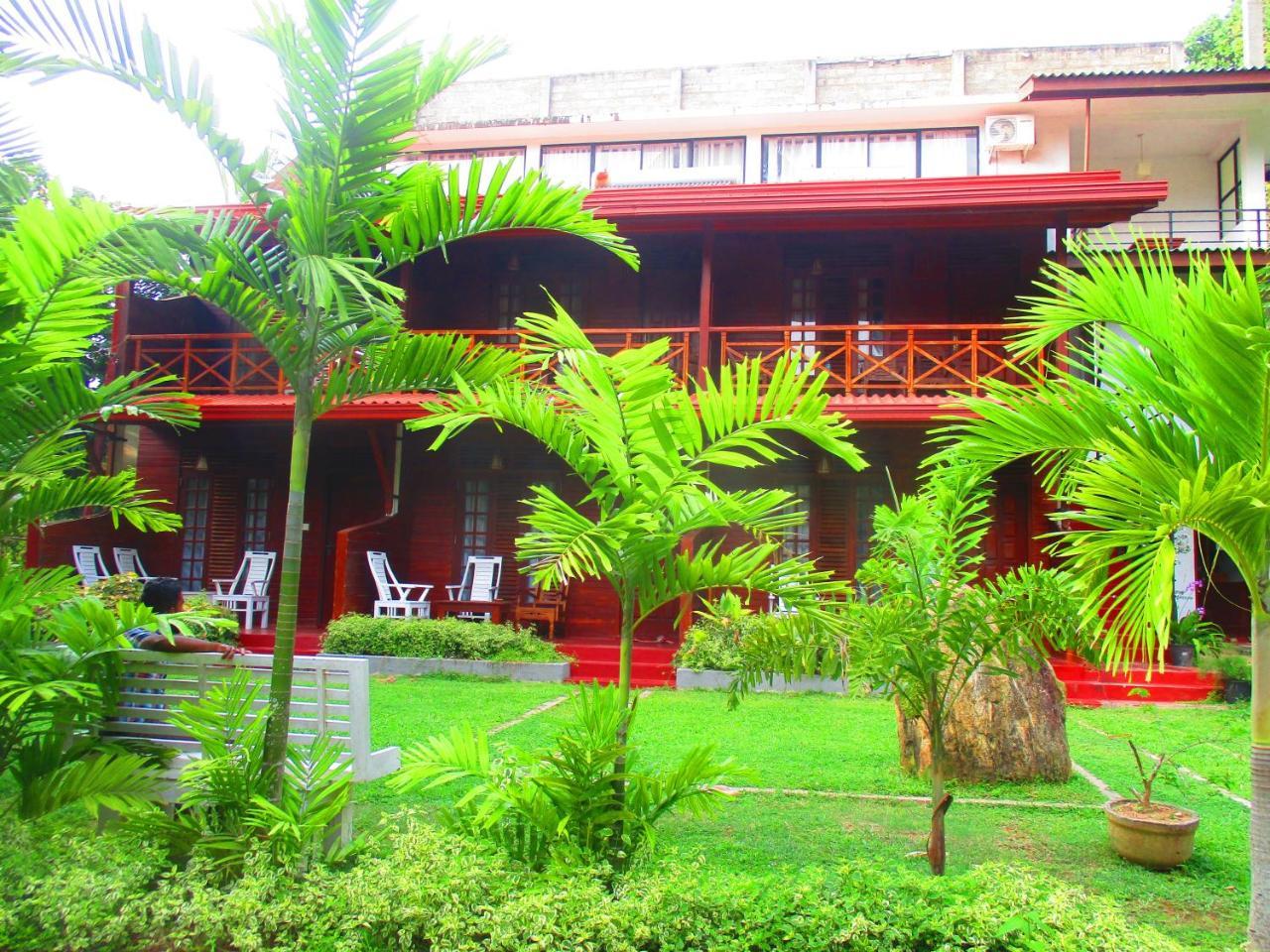 On The Rock Hotel Banduramulla Екстериор снимка