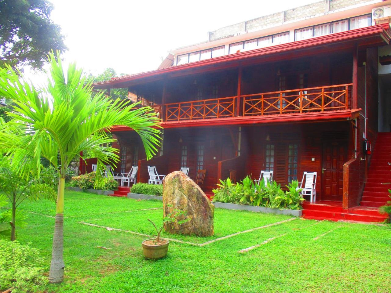 On The Rock Hotel Banduramulla Екстериор снимка