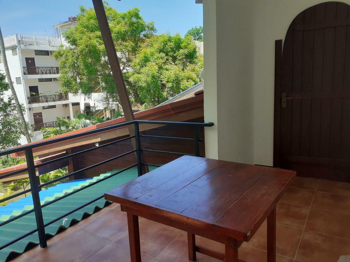 On The Rock Hotel Banduramulla Екстериор снимка